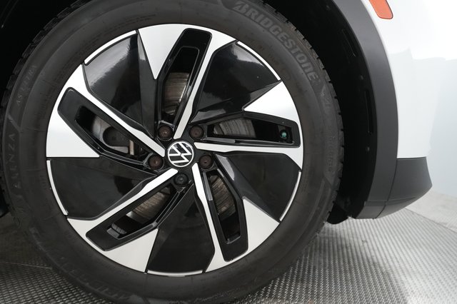 2021 Volkswagen ID.4 — photo 14 of 22