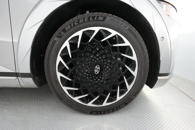 2024 Hyundai IONIQ 5 — photo 16 of 36