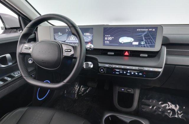 2024 Hyundai IONIQ 5 — photo 3 of 36