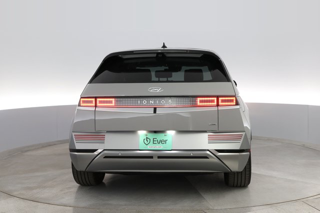 2024 Hyundai IONIQ 5 — photo 11 of 36