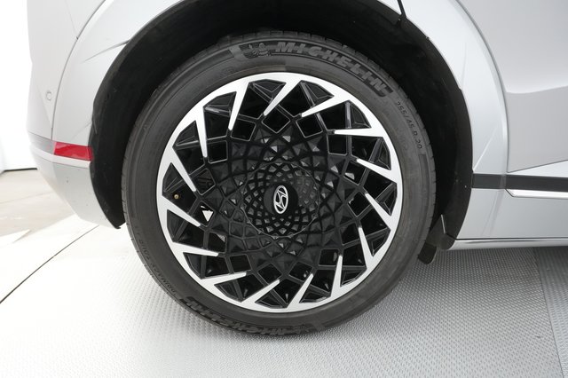 2024 Hyundai IONIQ 5 — photo 17 of 36