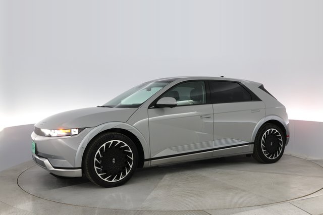 2024 Hyundai IONIQ 5 — photo 13 of 36