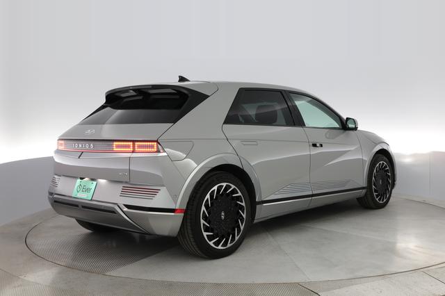 2024 Hyundai IONIQ 5 — photo 10 of 36