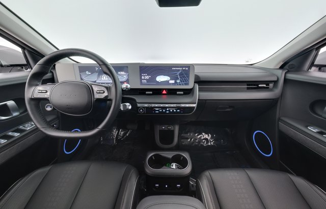 2024 Hyundai IONIQ 5 — photo 18 of 36