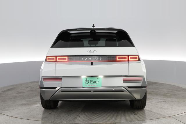 2024 Hyundai IONIQ 5 — photo 10 of 30