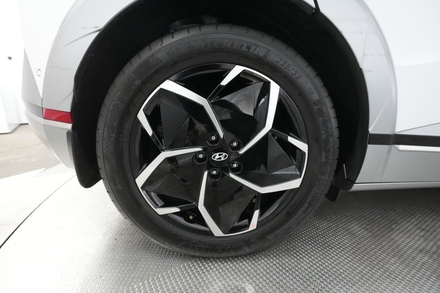 2024 Hyundai IONIQ 5 — photo 16 of 30
