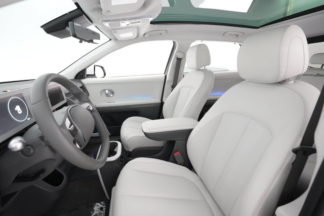 2024 Hyundai IONIQ 5 — photo 17 of 30