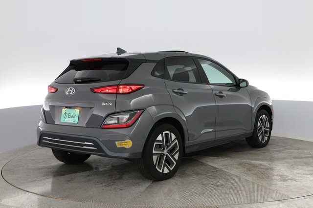2022 Hyundai Kona — photo 2 of 32