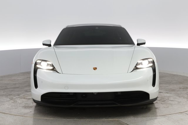 2021 Porsche Taycan — photo 5 of 23