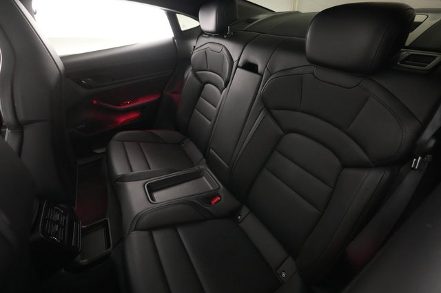 2021 Porsche Taycan — photo 12 of 23