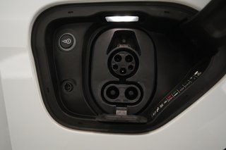 2021 Porsche Taycan — photo 21 of 23