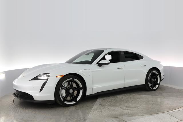 2021 Porsche Taycan — photo 10 of 23