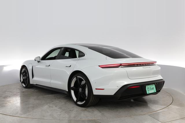 2021 Porsche Taycan — photo 9 of 23