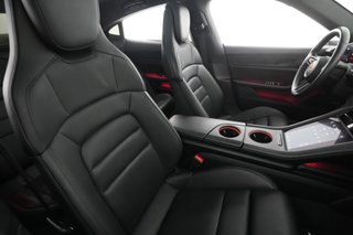 2021 Porsche Taycan — photo 13 of 23