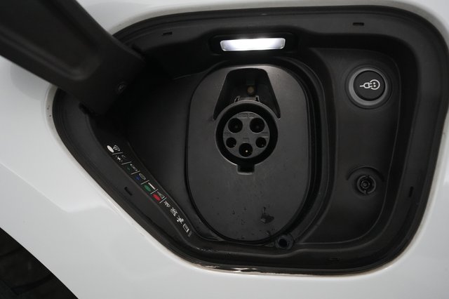 2021 Porsche Taycan — photo 22 of 23