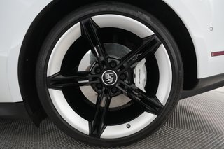 2021 Porsche Taycan — photo 15 of 23