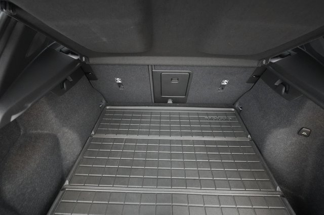 2023 Volvo XC40 Recharge — photo 18 of 21