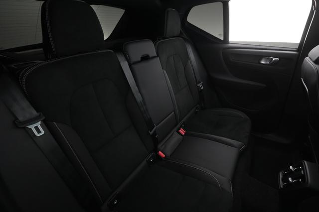 2023 Volvo XC40 Recharge — photo 3 of 21