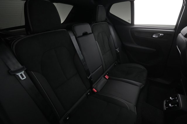 2023 Volvo XC40 Recharge — photo 3 of 21