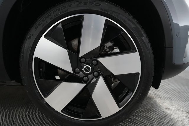 2023 Volvo XC40 Recharge — photo 17 of 21
