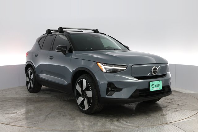 2023 Volvo XC40 Recharge — photo 7 of 21