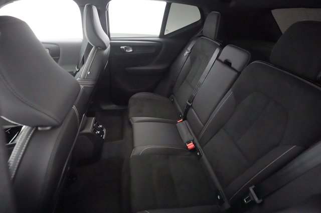 2023 Volvo XC40 Recharge — photo 12 of 21