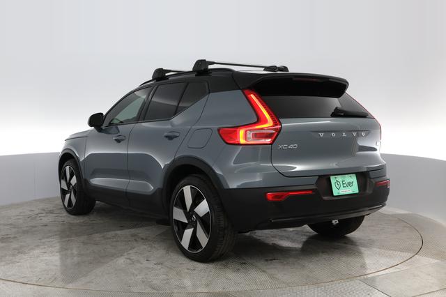 2023 Volvo XC40 Recharge — photo 10 of 21