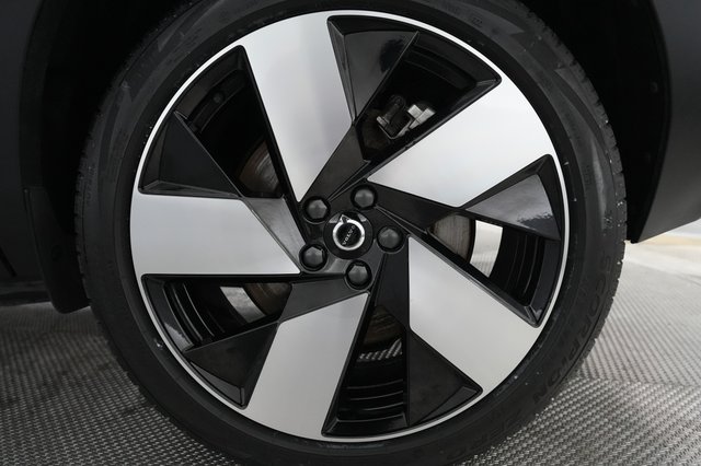 2023 Volvo XC40 Recharge — photo 16 of 21