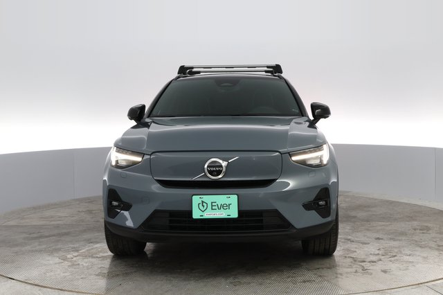 2023 Volvo XC40 Recharge — photo 6 of 21