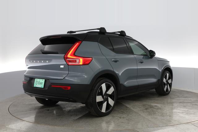 2023 Volvo XC40 Recharge — photo 2 of 21