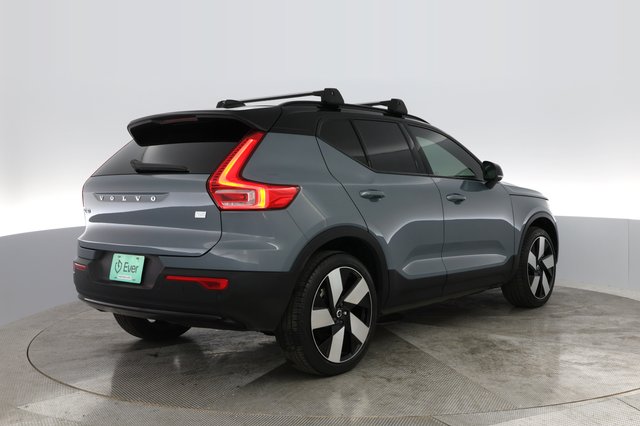 2023 Volvo XC40 Recharge — photo 2 of 21