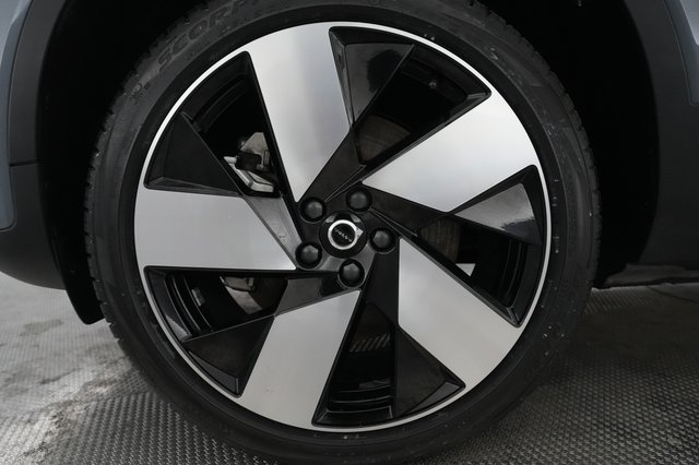 2023 Volvo XC40 Recharge — photo 15 of 21