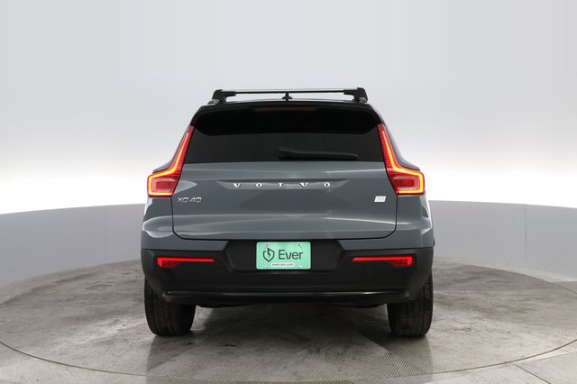 2023 Volvo XC40 Recharge — photo 9 of 21