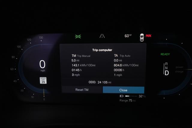 2023 Volvo XC40 Recharge — photo 4 of 21