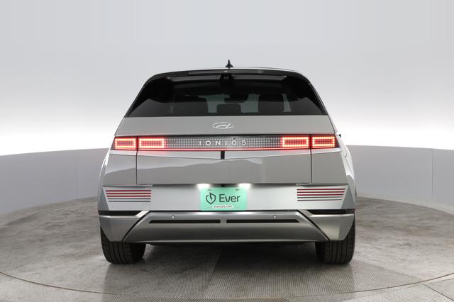 2024 Hyundai IONIQ 5 — photo 10 of 26