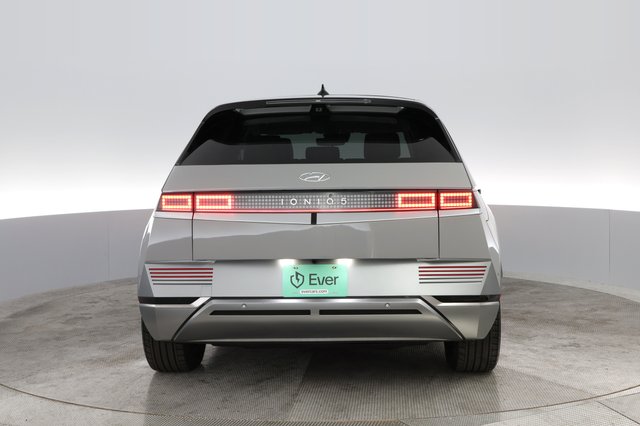 2024 Hyundai IONIQ 5 — photo 10 of 26