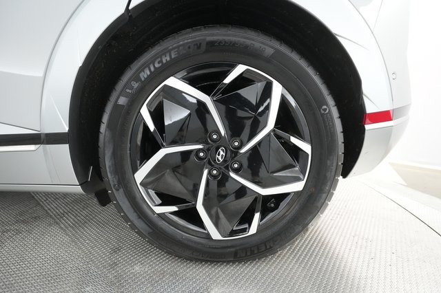 2024 Hyundai IONIQ 5 — photo 14 of 26