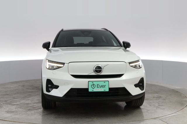 2023 Volvo XC40 Recharge — photo 5 of 23