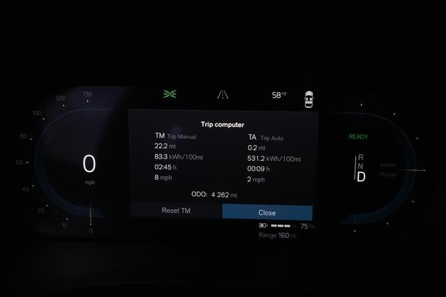 2023 Volvo XC40 Recharge — photo 4 of 23