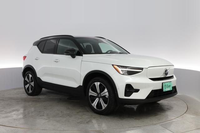 2023 Volvo XC40 Recharge — photo 6 of 23