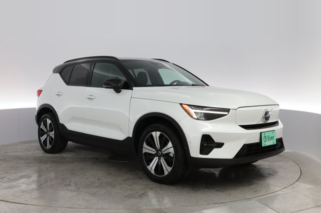 2023 Volvo XC40 Recharge — photo 6 of 23