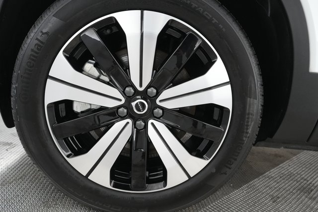 2023 Volvo XC40 Recharge — photo 15 of 23