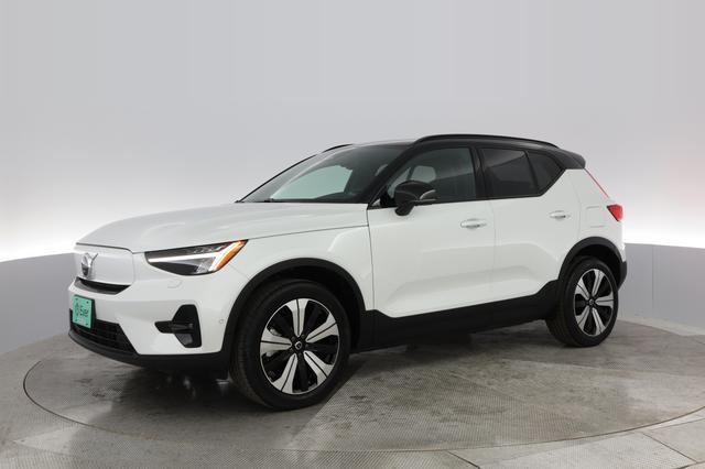 2023 Volvo XC40 Recharge — photo 10 of 23