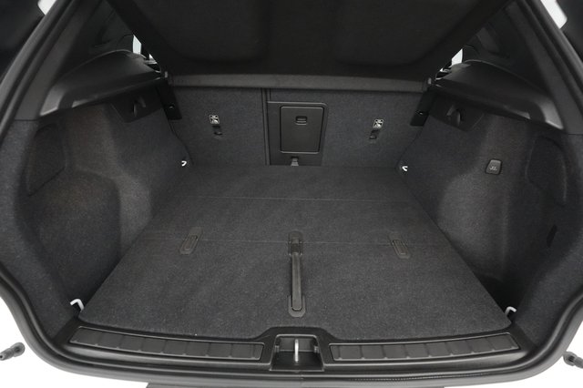 2023 Volvo XC40 Recharge — photo 18 of 23