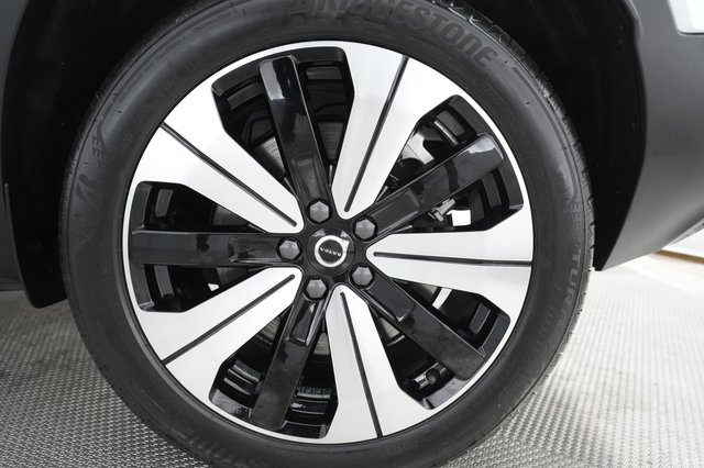 2023 Volvo XC40 Recharge — photo 17 of 23