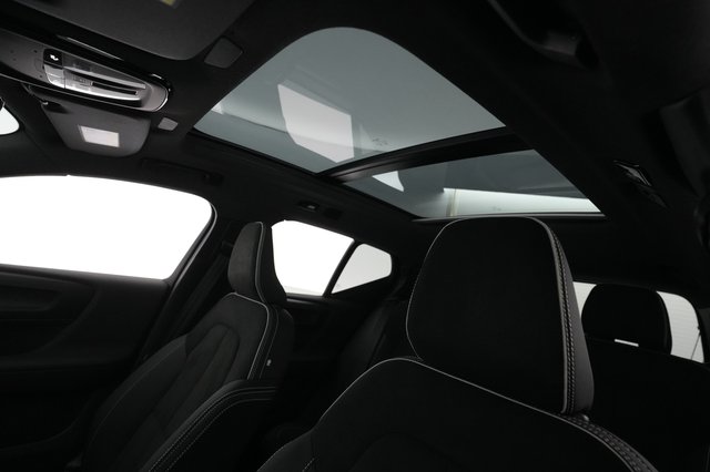 2023 Volvo XC40 Recharge — photo 20 of 23