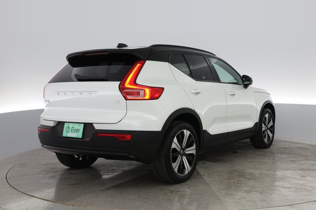 2023 Volvo XC40 Recharge — photo 2 of 23