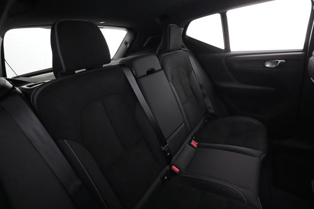 2023 Volvo XC40 Recharge — photo 3 of 23