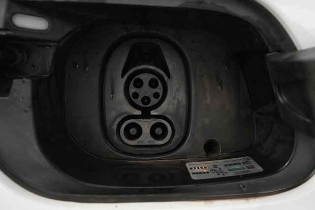 2021 Volkswagen ID.4 — photo 23 of 25