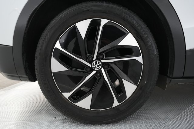 2021 Volkswagen ID.4 — photo 13 of 25